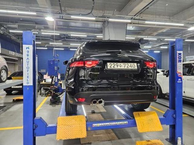 Jaguar F-PACE 2017 — inspection photo 2