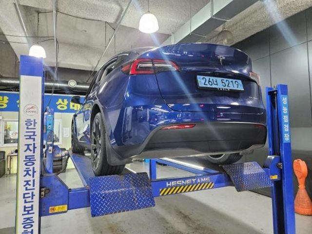 Tesla Model Y 2024 — inspection photo 2