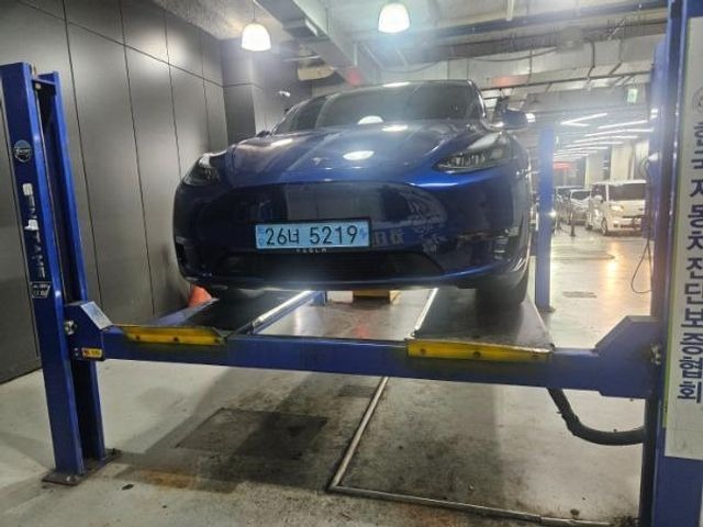 Tesla Model Y 2024 — inspection photo 1