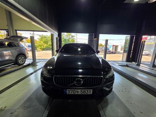 Volvo S60 2023 — inspection photo 1