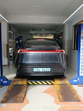 Tesla Model Y 2025 — inspection photo 2