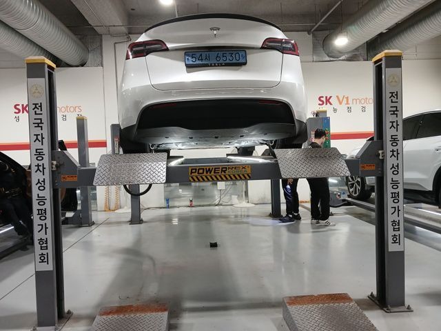 Tesla Model Y 2024 — inspection photo 2