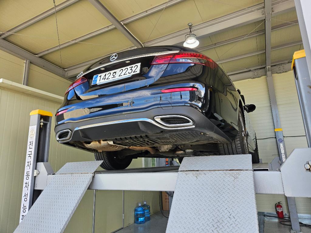 Mercedes-Benz E-Class 2023 — inspection photo 2