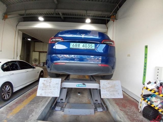Tesla Model Y 2024 — inspection photo 2