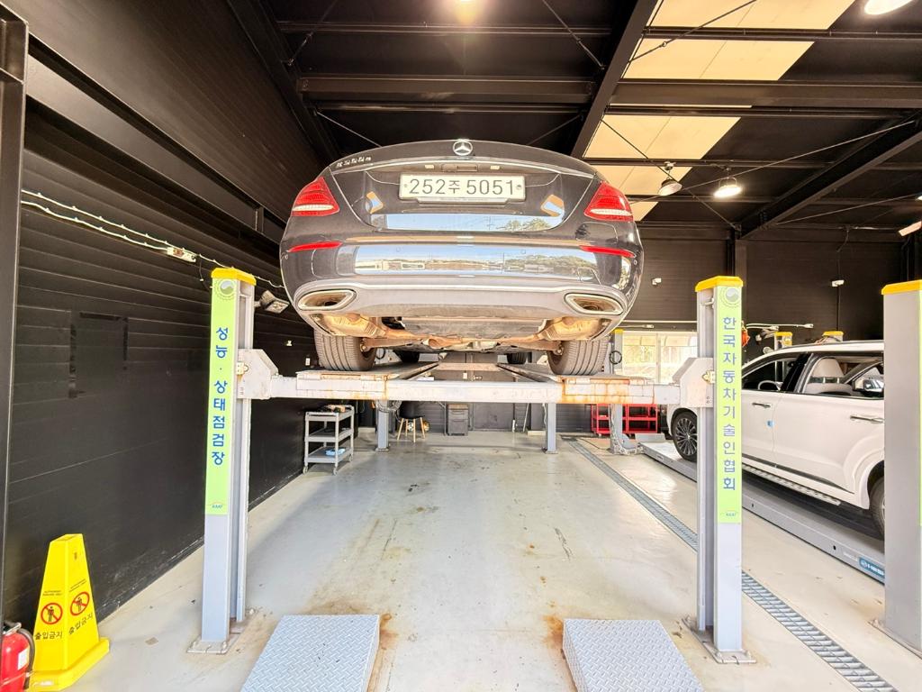 Mercedes-Benz E-Class 2019 — inspection photo 2