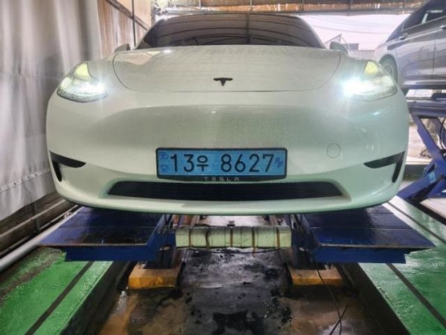 Tesla Model Y 2023 — inspection photo 1