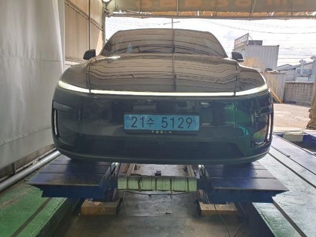Tesla Model Y 2026 — inspection photo 1
