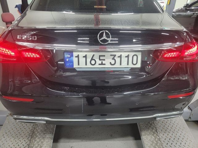 Mercedes-Benz E-Class 2023 — inspection photo 2