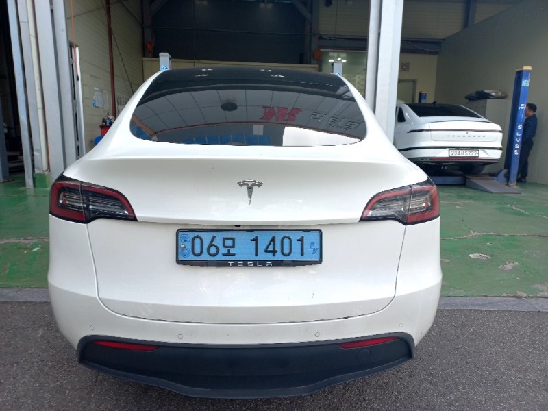 Tesla Model Y 2021 — inspection photo 2