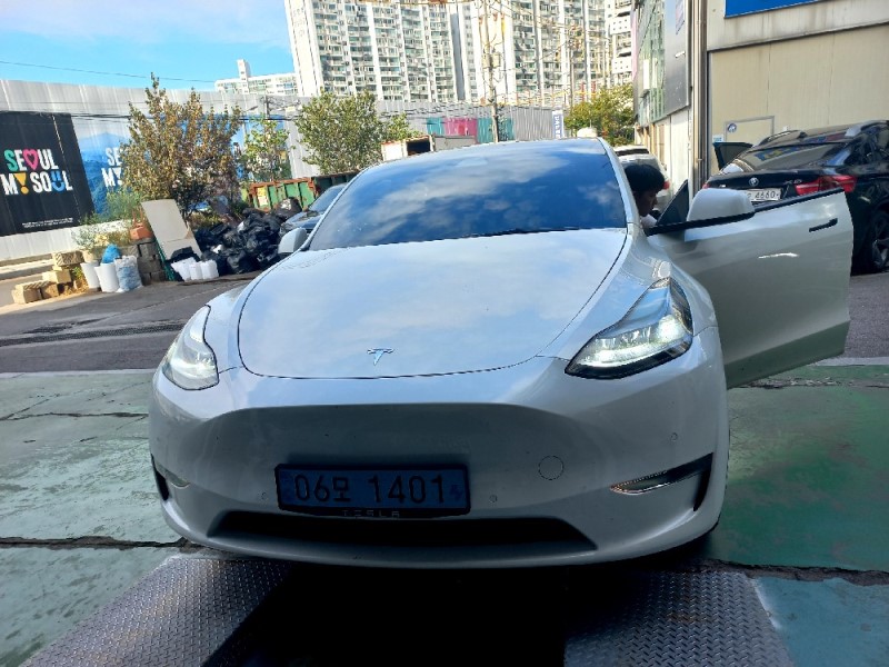 Tesla Model Y 2021 — inspection photo 1