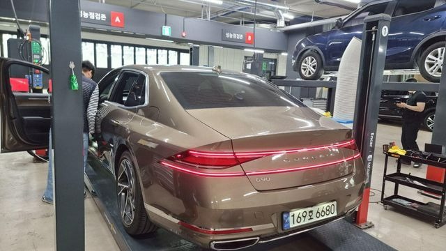 Genesis G90 2022 — inspection photo 2
