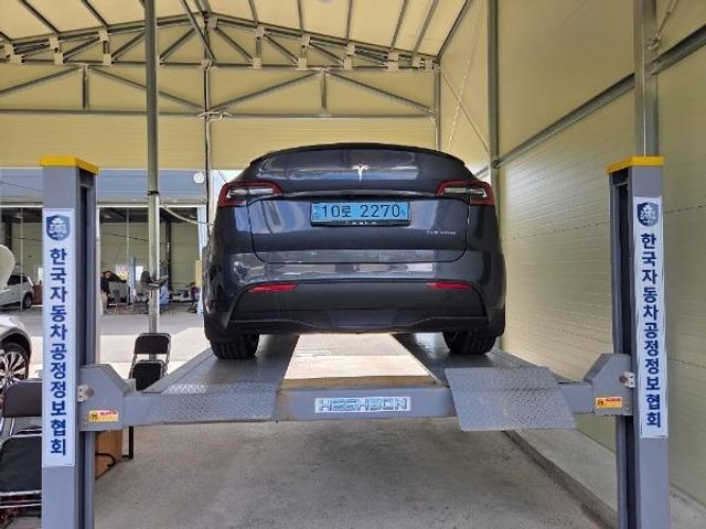 Tesla Model Y 2021 — inspection photo 2