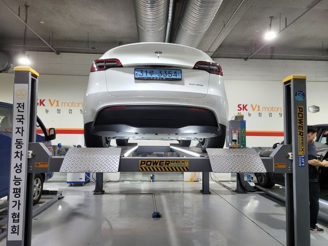 Tesla Model Y 2021 — inspection photo 2