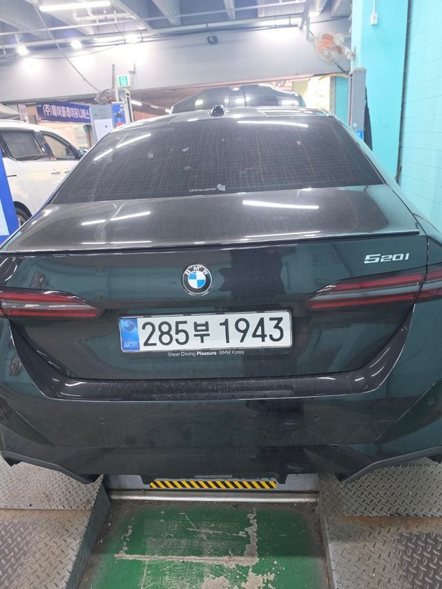BMW 5-Series 2026 — inspection photo 2