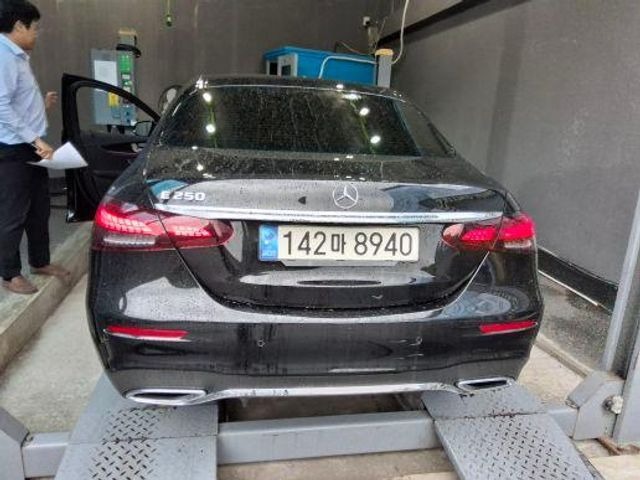 Mercedes-Benz E-Class 2023 — inspection photo 2