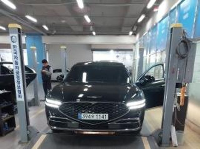 Genesis G90 2022 — inspection photo 1