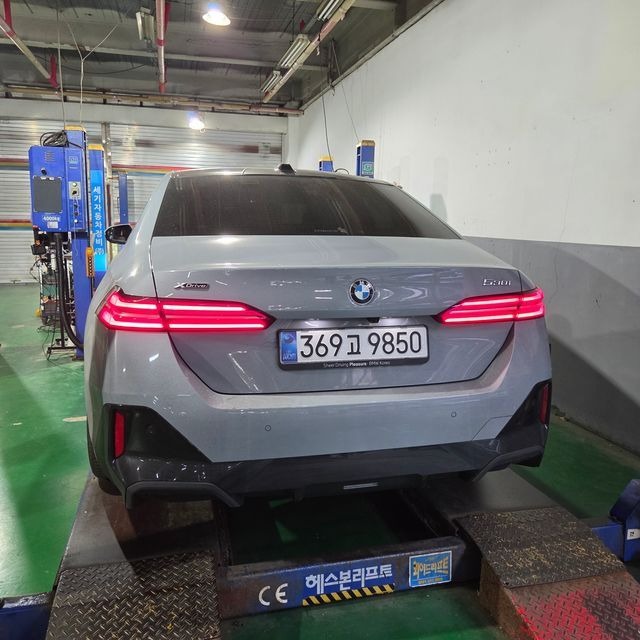 BMW 5-Series 2026 — inspection photo 2