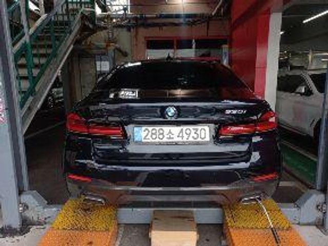BMW 5-Series 2023 — inspection photo 2