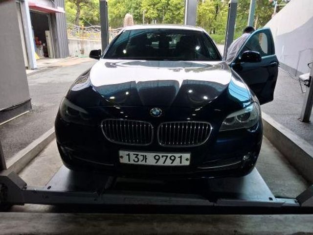 BMW 5-Series 2011 — inspection photo 1