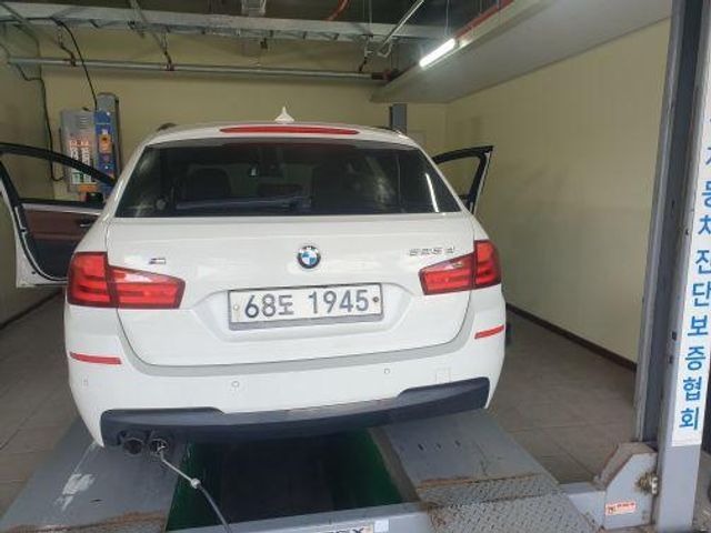 BMW 5-Series 2012 — inspection photo 2