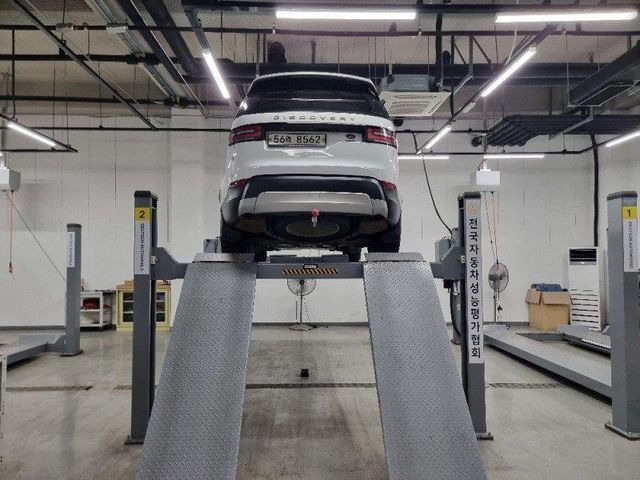 Land Rover Discovery 2018 — inspection photo 2