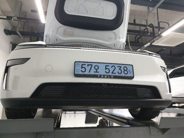 Tesla Model Y 2025 — inspection photo 1