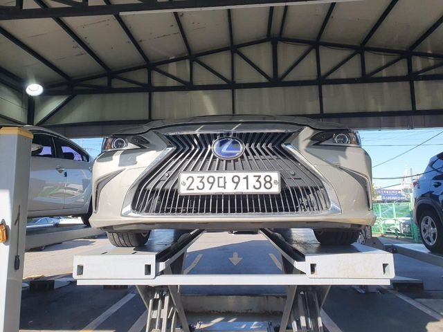 Lexus ES 2019 — inspection photo 1