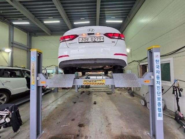 Hyundai AVANTE 2017 — inspection photo 2