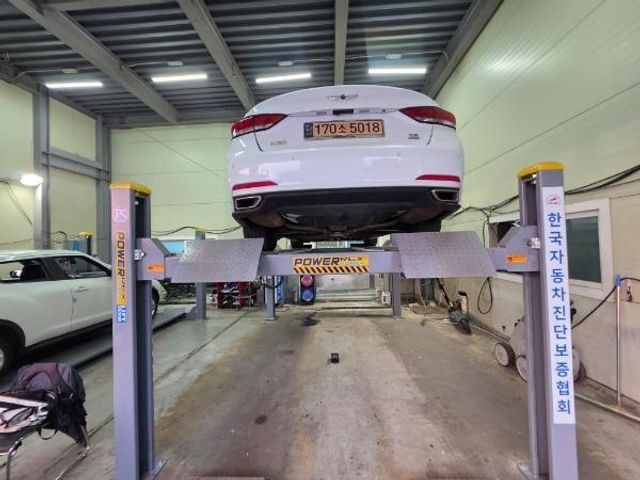 Hyundai Genesis 2015 — inspection photo 2