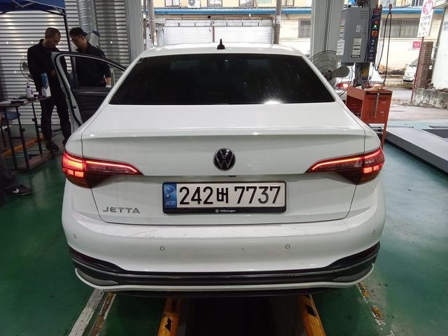 Volkswagen Jetta 2023 — inspection photo 2