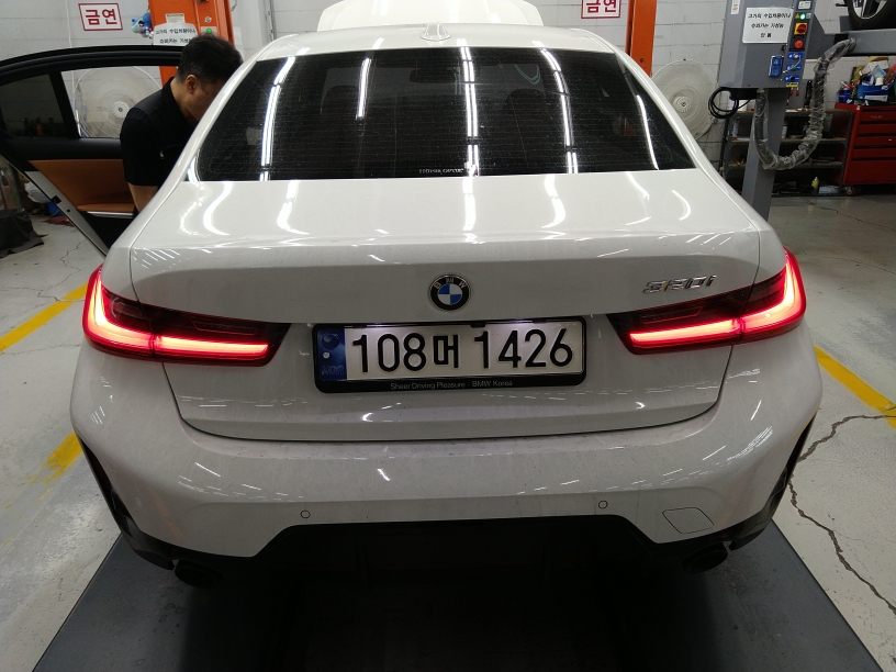 BMW 3-Series 2023 — inspection photo 2