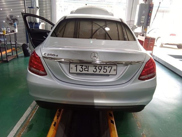 Mercedes-Benz C-Class 2018 — inspection photo 2