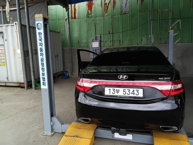 Hyundai Grandeur 2012 — inspection photo 2