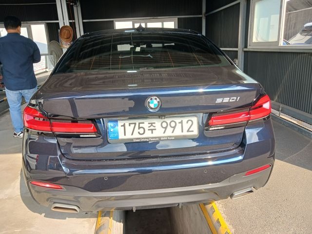 BMW 5-Series 2023 — inspection photo 2