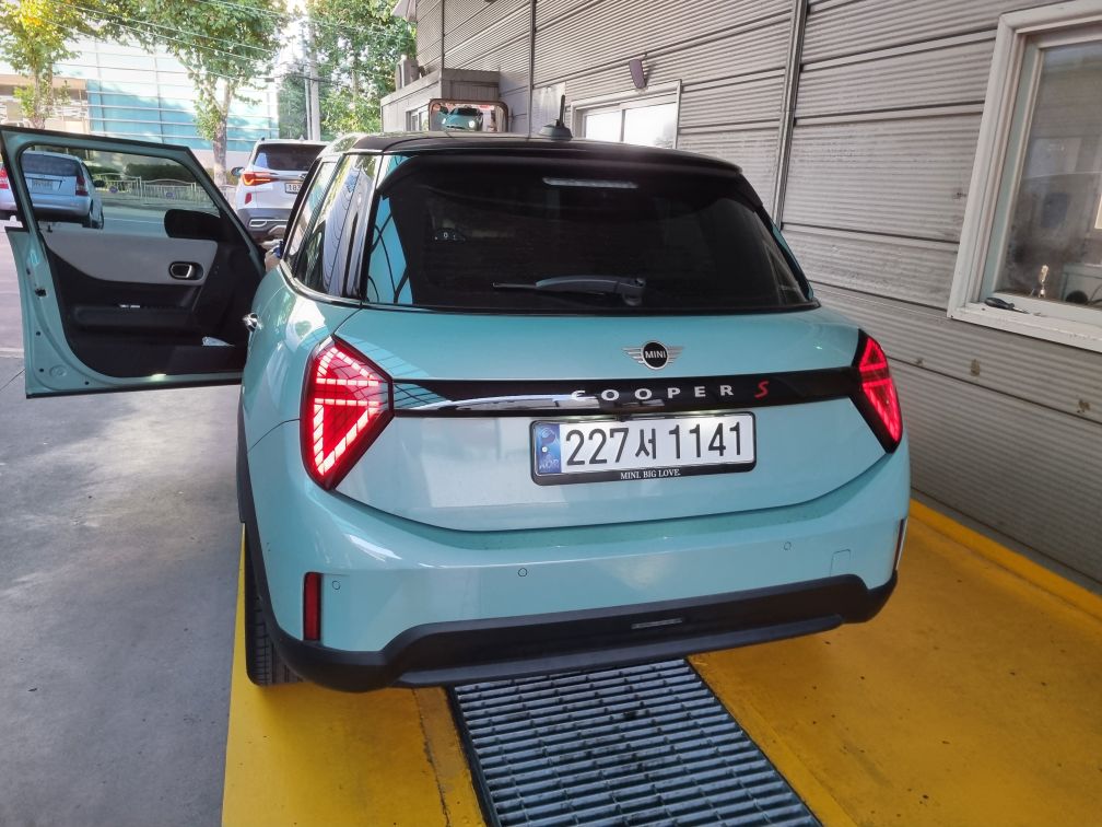 Mini Cooper 2025 — inspection photo 2