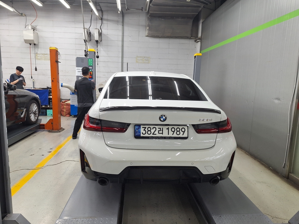 BMW 3-Series 2023 — inspection photo 2