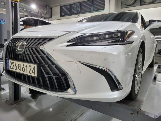 Lexus ES 2025 — inspection photo 1