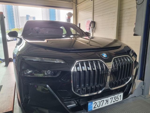 BMW 7-Series 2025 — inspection photo 1