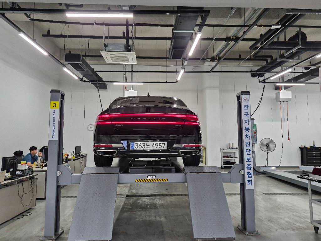 Genesis G90 2025 — inspection photo 2