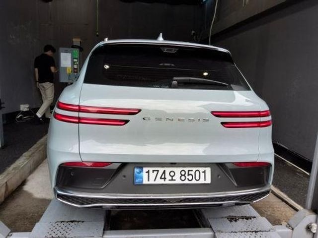 Genesis GV70 2027 — inspection photo 2
