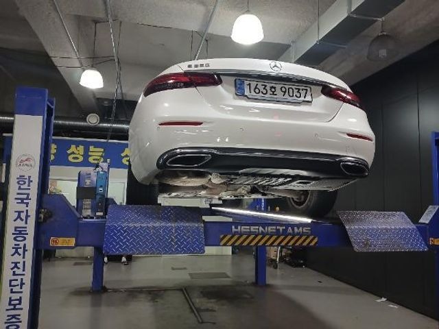 Mercedes-Benz E-Class 2023 — inspection photo 2