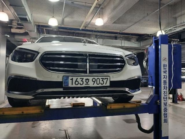 Mercedes-Benz E-Class 2023 — inspection photo 1