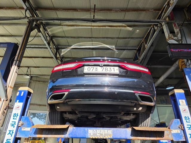 Lincoln Continental 2017 — inspection photo 2