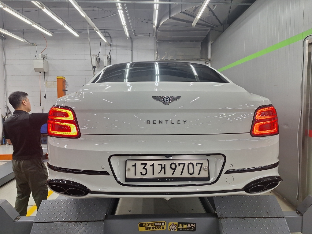 Bentley Flying Spur 2022 — inspection photo 2