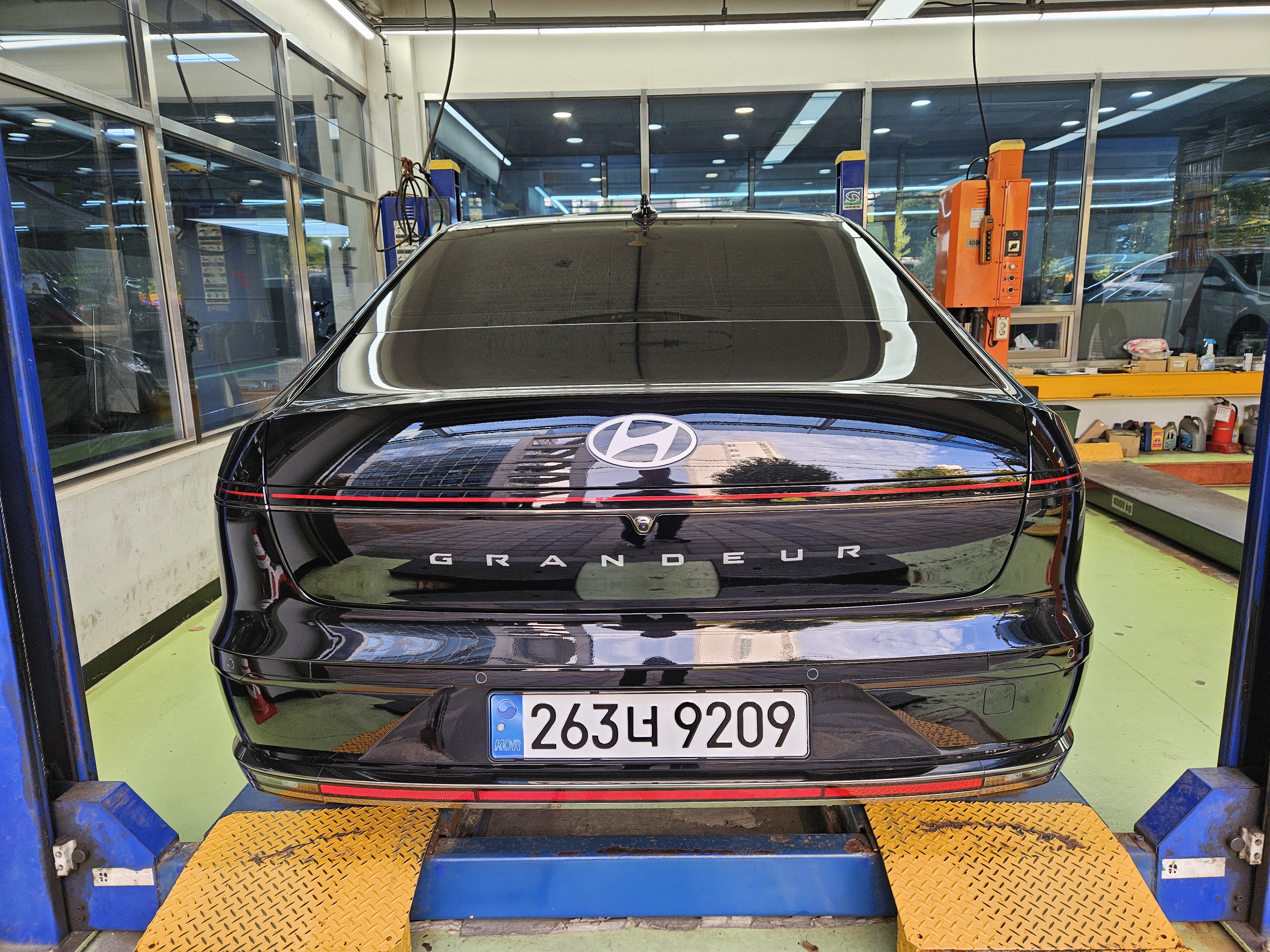 Hyundai Grandeur 2025 — inspection photo 2