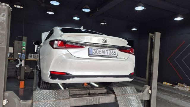 Lexus ES 2026 — inspection photo 2