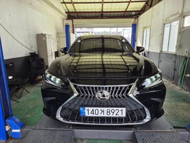 Lexus ES 2023 — inspection photo 1