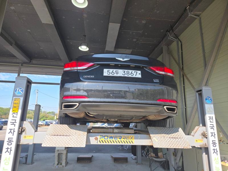 Hyundai Genesis 2015 — inspection photo 2