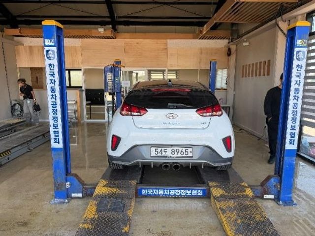 Hyundai Veloster 2018 — inspection photo 2
