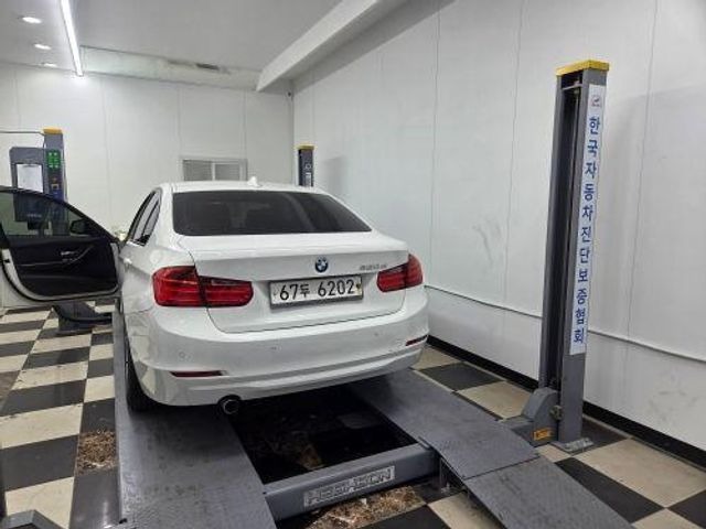 BMW 3-Series 2012 — inspection photo 2